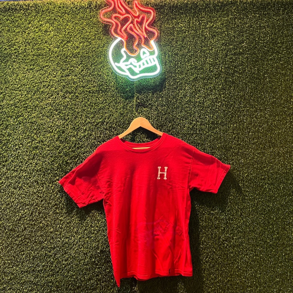 HUFF X THRASHER COLLAB Tee
Size Medium-True to Size
7.5/10 Condition